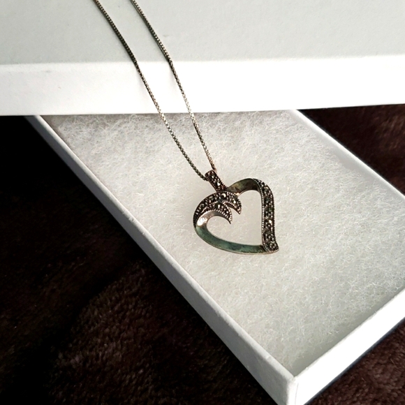 Silver Heart Macasite Necklace Jewelry - Picture 1 of 7